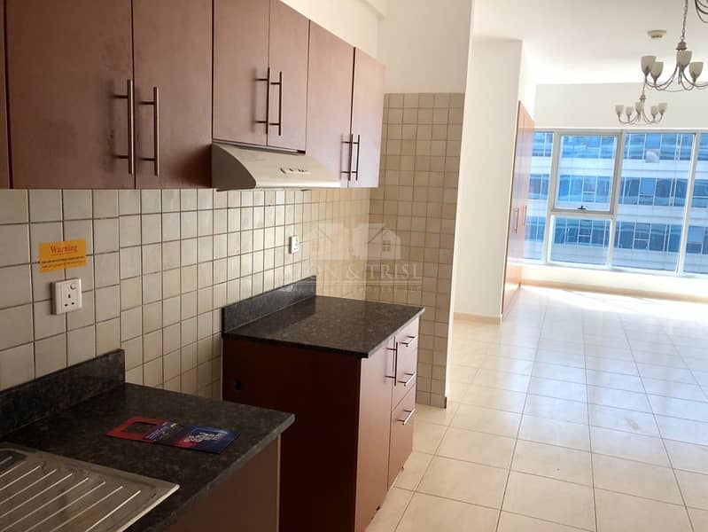 7 Best Offer Large Studio Ready For Rent In Skycourt Towers With Community View