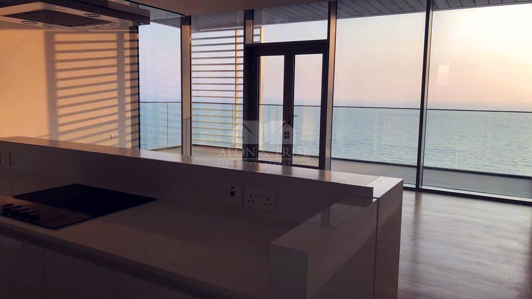 9 Breathtaking 3BR with Full Sea View !!