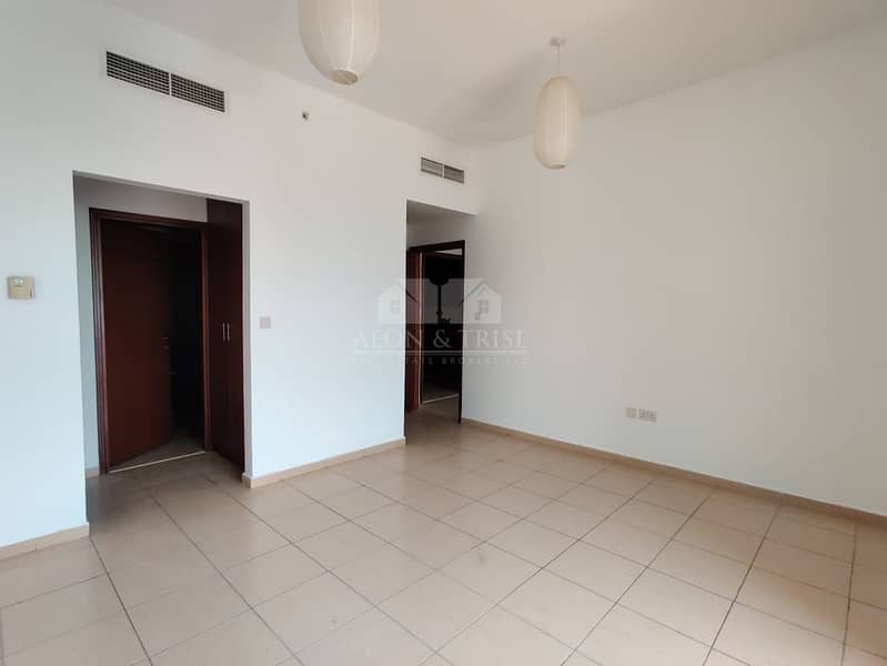 8 Best Layout 1 bed I High Floor with HUGE terrace