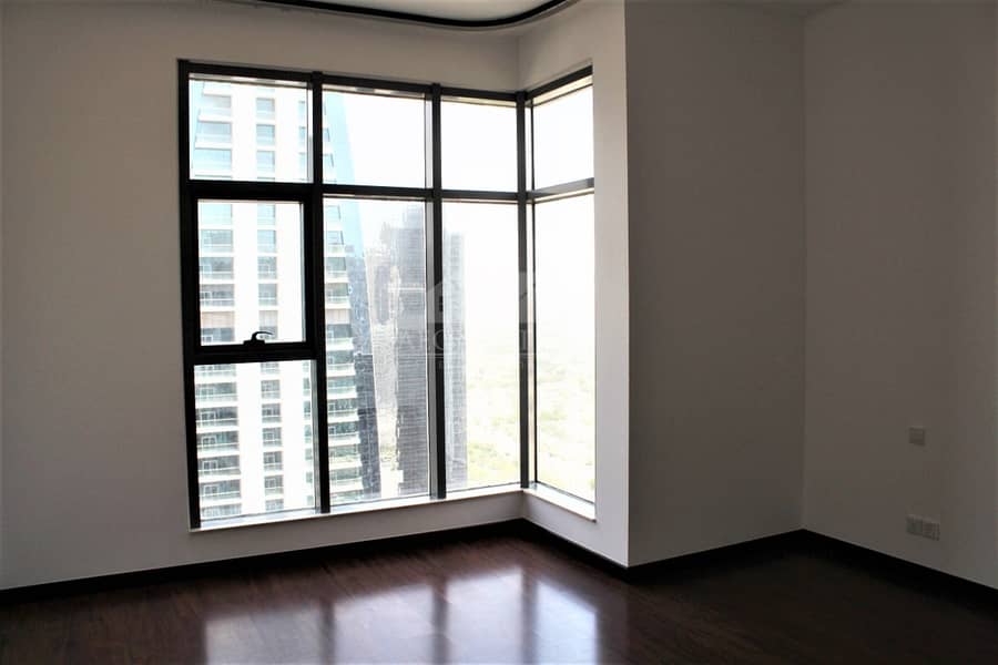 6 Best Deal !! Green lakes S 2 Stunning 2 bedroom + maid's lake view