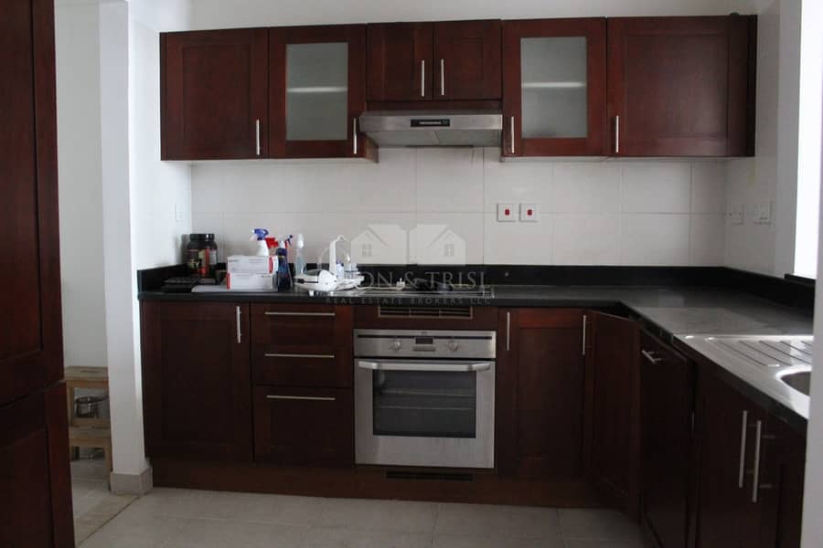 9 Best Deal !! Green lakes S 2 Stunning 2 bedroom + maid's lake view