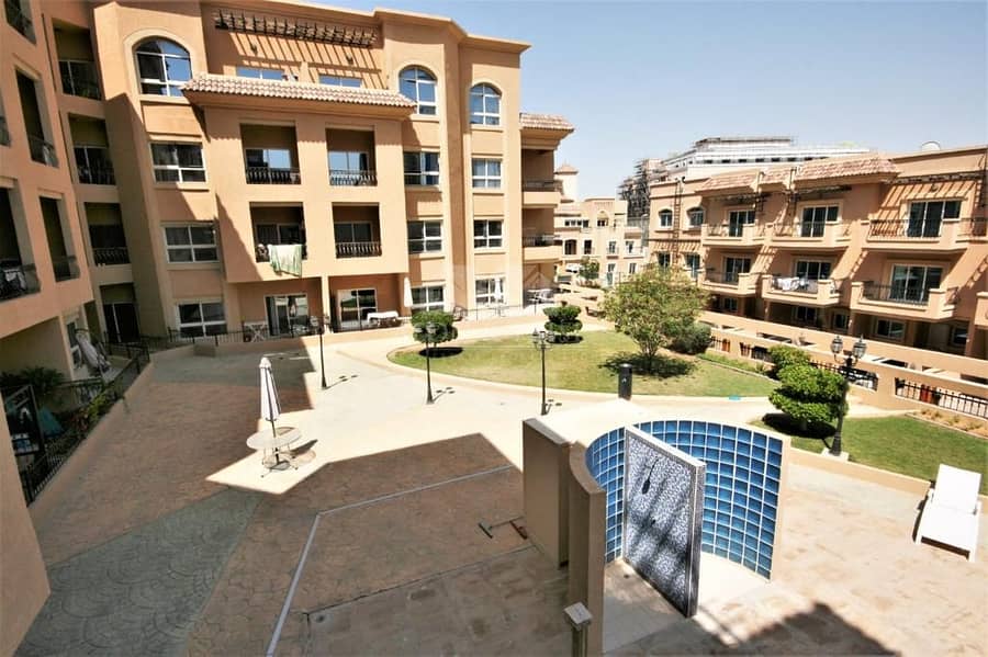 9 Spacious 2 BR Apartment with close Kitchen I Pool View