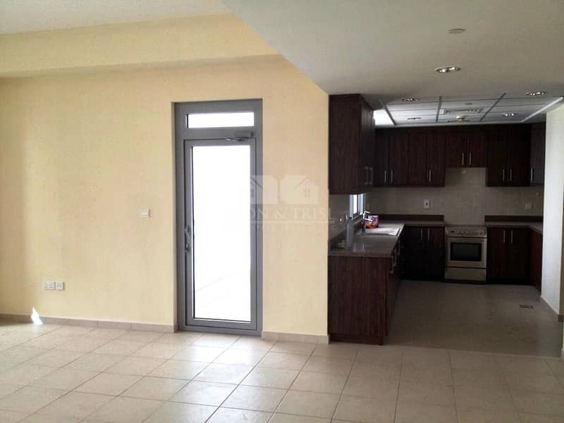 6 Bright & Spacious 1 BR| Superb Layout I Best Location