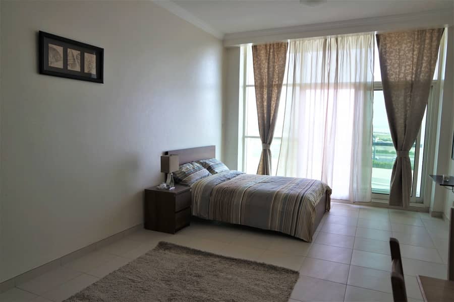 2 Well-kept | Spacious Furnished Studio with Balcony