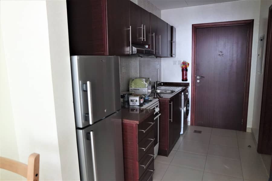 3 Well-kept | Spacious Furnished Studio with Balcony
