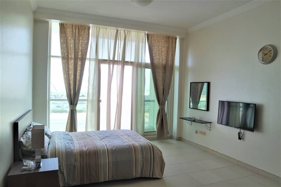 6 Well-kept | Spacious Furnished Studio with Balcony