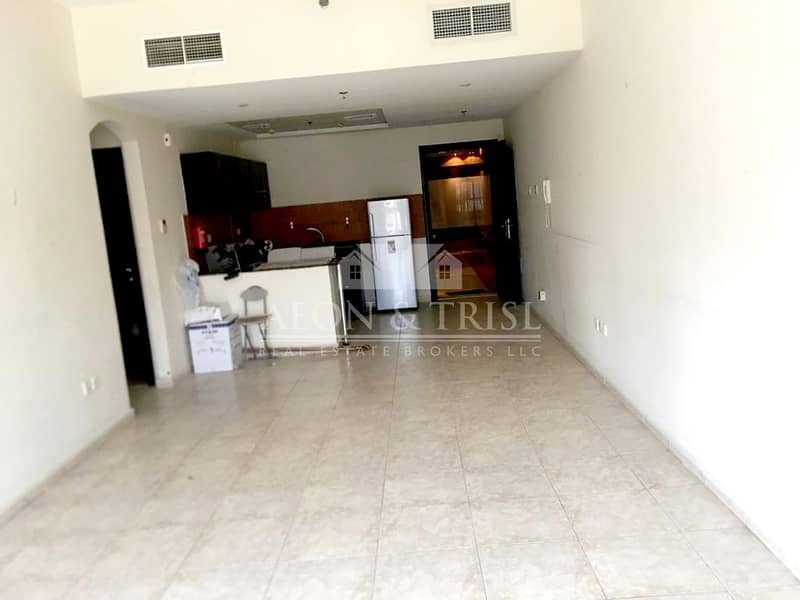 5 Spacious 2 BR Apartment with Open Kitchen I Pool View