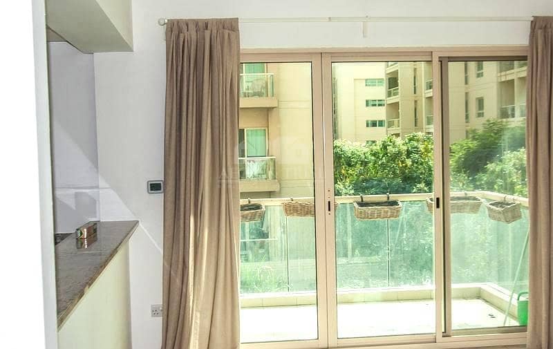 2 Double window 1BR in  Arta I Pool and Garden  view