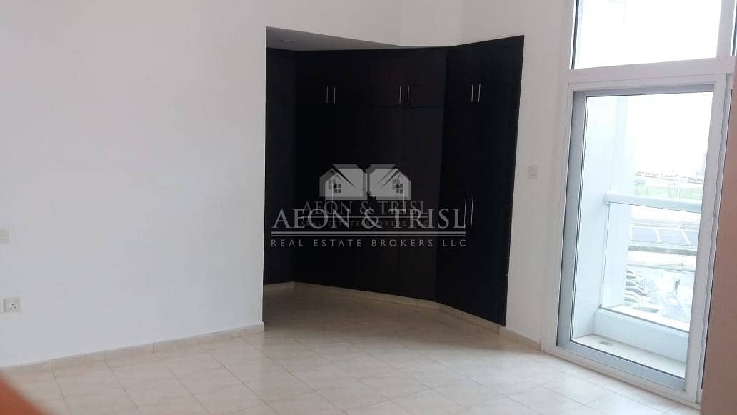 Bright 2 Bed | Pool View | Huge Living | Tecom