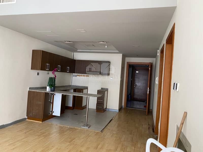 8 1 Month Free | 1 Bed in Silicon Oasis with Balcony