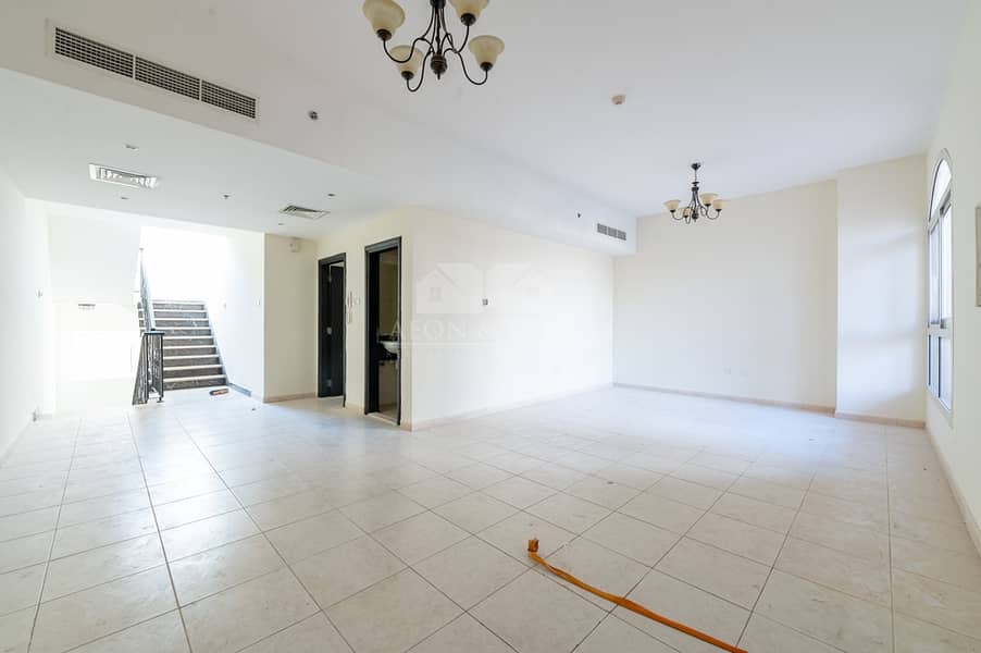 8 Spacious 3 Bed Duplex Study with Pool View