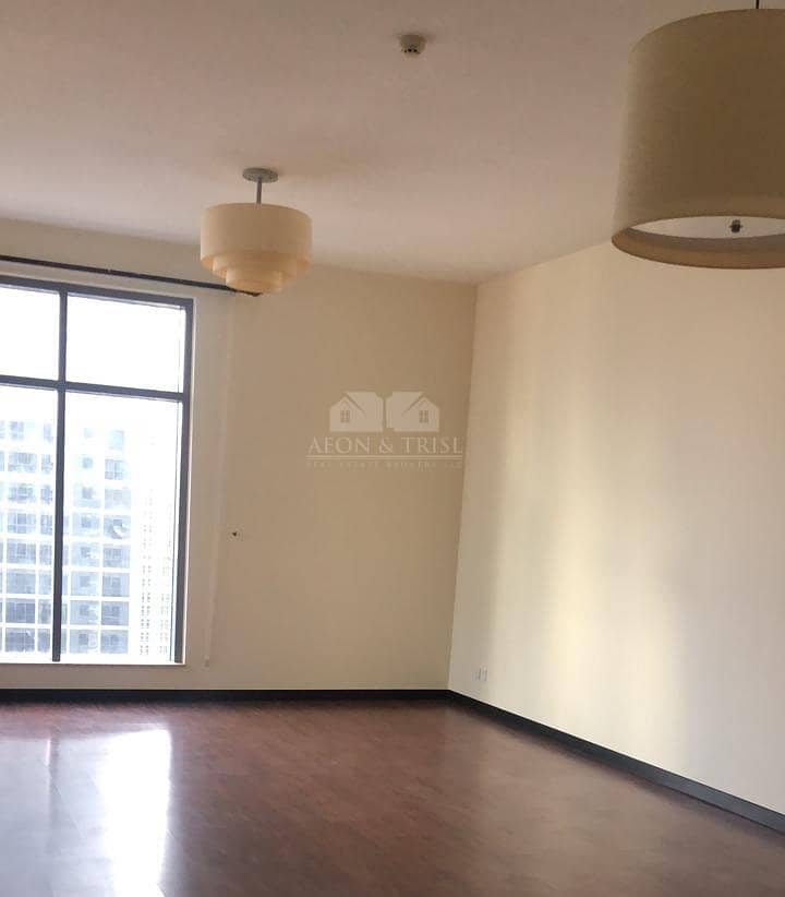 10 Stunning 2 BR Apartment I Lake View I Mid Floor
