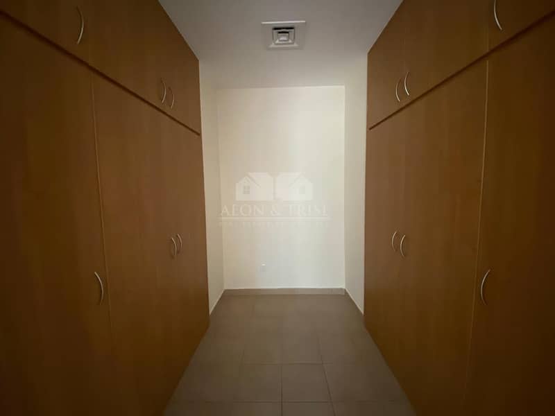 4 Spacious 3 BR Apartment I Great Location