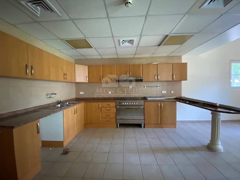 11 Spacious 3 BR Apartment I Great Location
