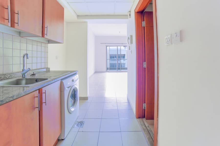 2 Kitchen Equipped Clean & Bright Studio on Rent