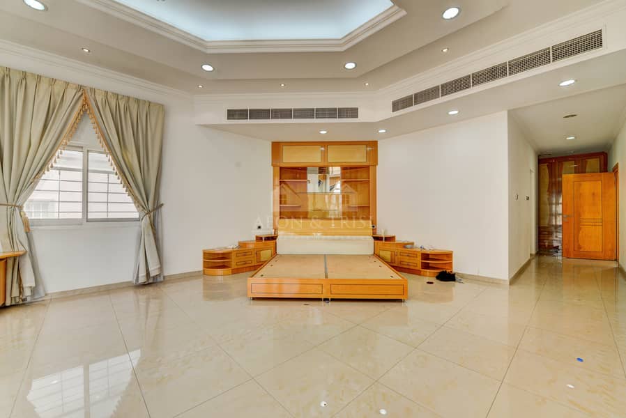 26 000 sq. ft Plot | Luxury Villa
