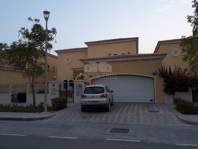 Jumeirah Park 3 Bedrooms+  Villa Legacy Small  I Decent Location