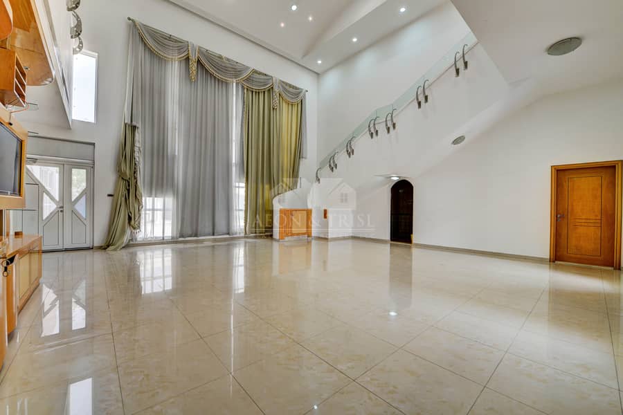 36 000 sq. ft Plot | Luxury Villa