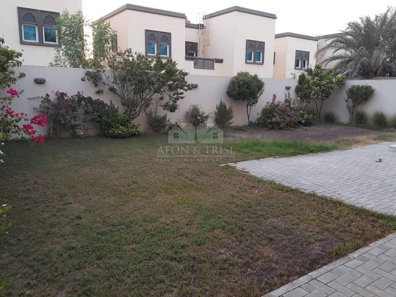4 Jumeirah Park 3 Bedrooms+  Villa Legacy Small  I Decent Location