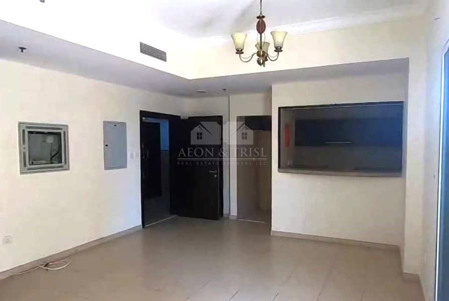 6 Well Maintained 1 BR Apt I Unfurnished with Balcony
