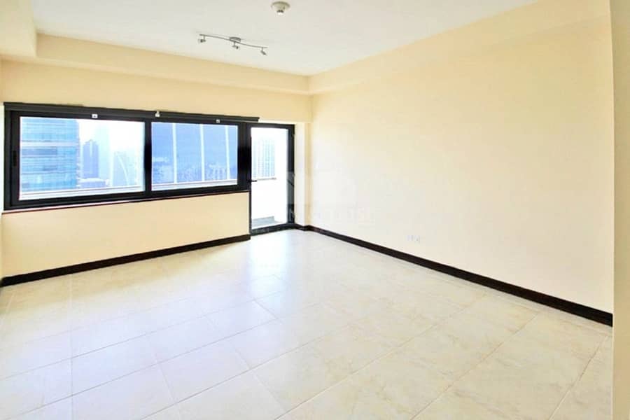 5 High Floor I Lake View I Spacious I Open Layout I Fantastic