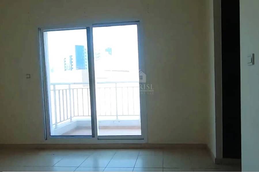 9 Well Maintained 1 BR Apt I Unfurnished with Balcony