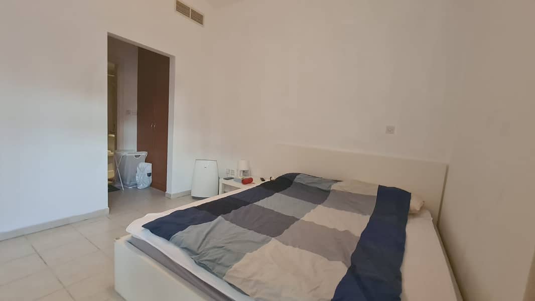 6 Full furnished 1 BR + Study | Rented | Road view