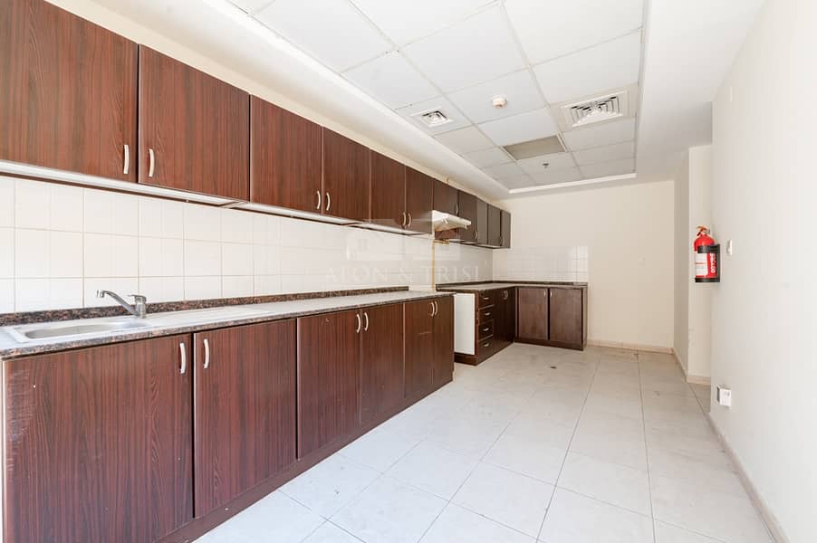 10 Spacious 3 Bed Duplex Study with Pool View