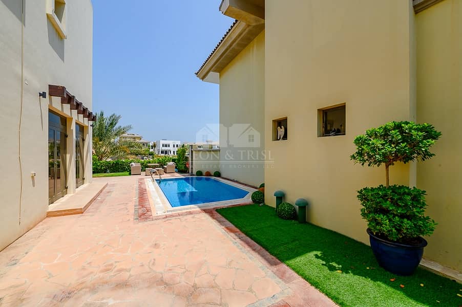 14 Garden home Atrium Entry 4 bed villa |Beach access