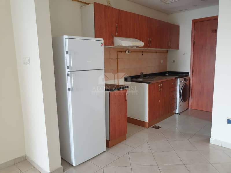 2 Well Maintained Studio Apartment / Lake View