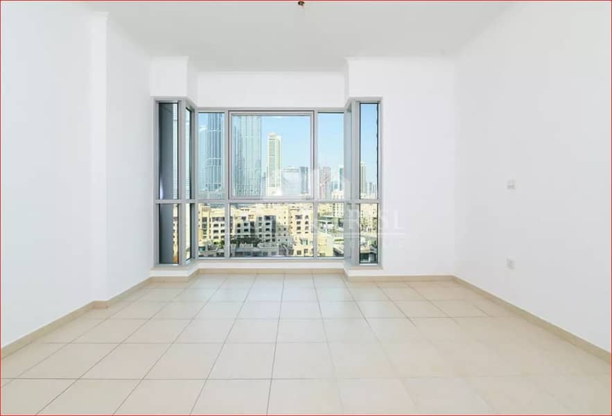 5 HOT PRICE I 3 Bedroom for SALE in Downtown IVACANT
