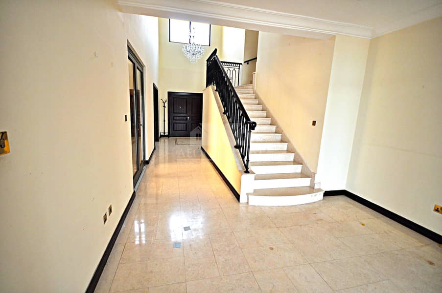 6 Exclusive 4 bed Atrium Entry |  Vacant on Oct.