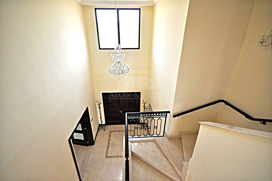 8 Exclusive 4 bed Atrium Entry |  Vacant on Oct.