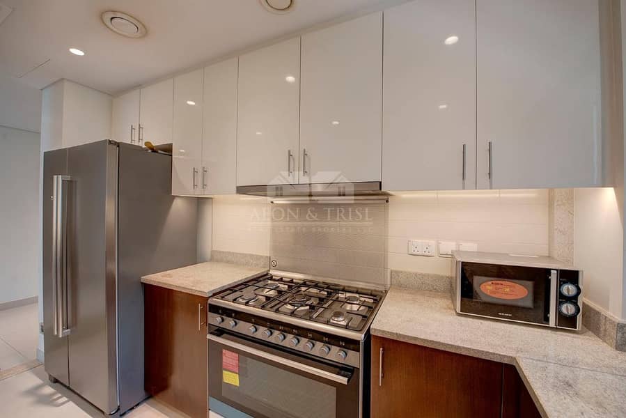 12 Elegant 2 Beds | Gives Breath-taking view of Downtown