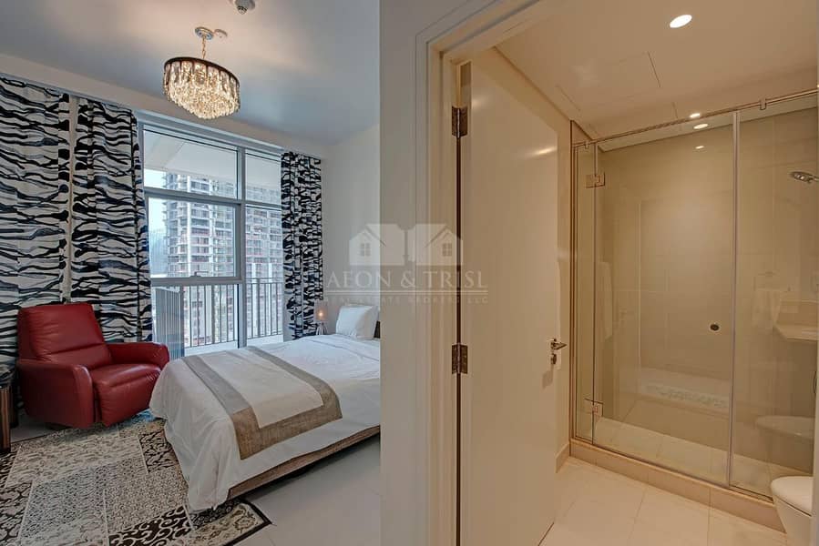 18 Elegant 2 Beds | Gives Breath-taking view of Downtown