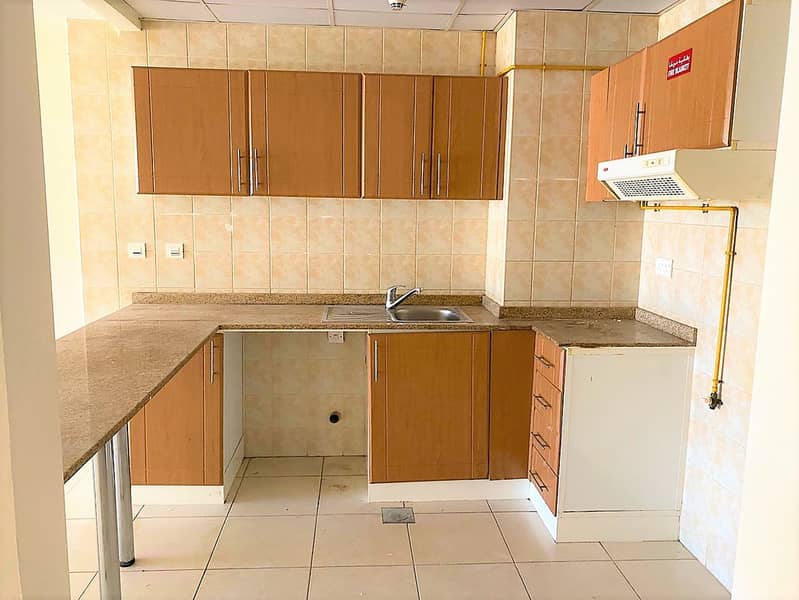 7 Well Maintained 1 BR | Balcony I Great Location