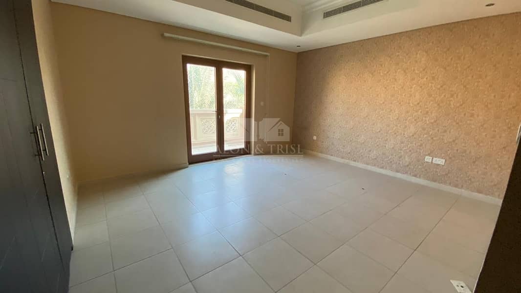 3 Spacious 5 Bedroom Villa plus living I Dubai Style