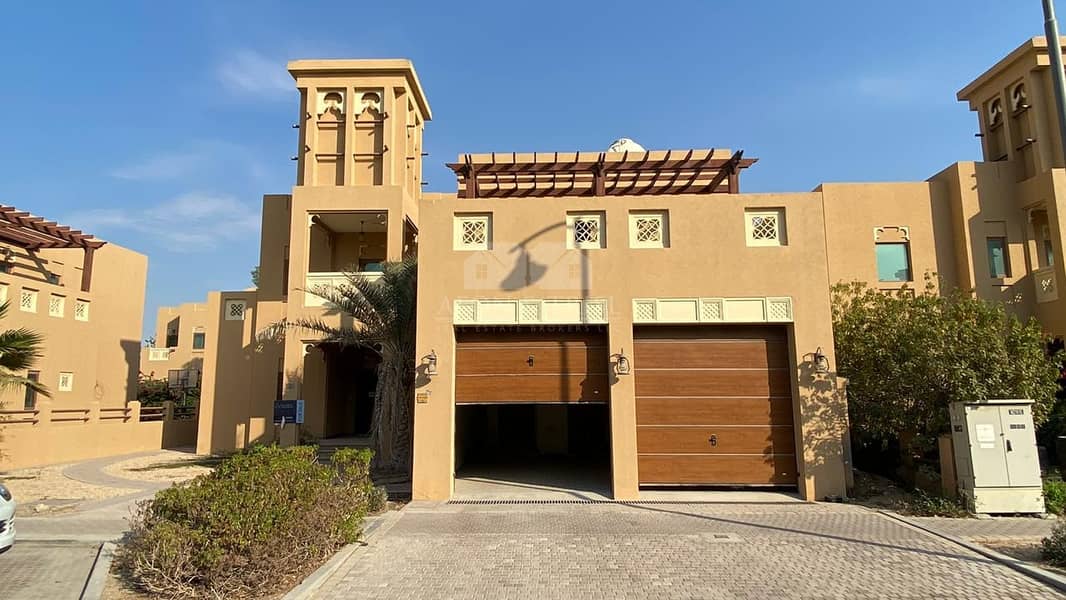 4 Spacious 5 Bedroom Villa plus living I Dubai Style