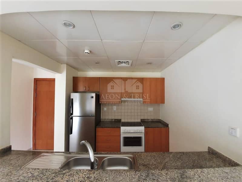 9 Bright 3BDR+Laundry| Partial Golf| Large Balcony