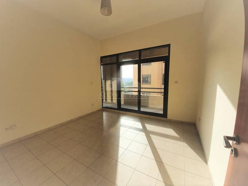 15 Bright 3BDR+Laundry| Partial Golf| Large Balcony