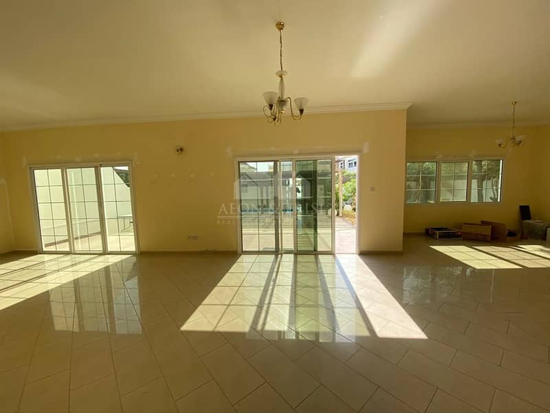 7 Huge 5BR + Study + Maids | Private Pool | Jumeirah 1
