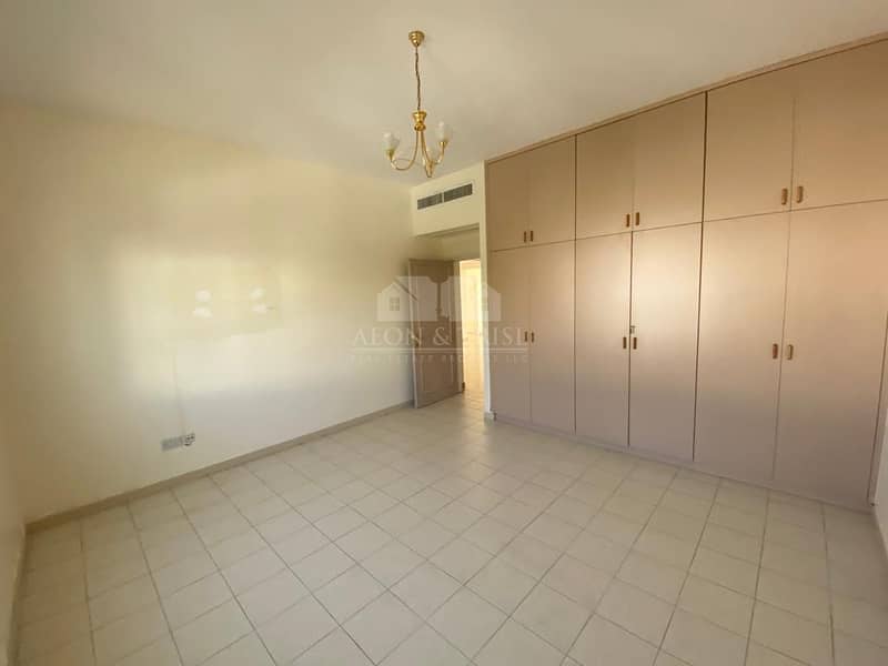 10 Huge 5BR + Study + Maids | Private Pool | Jumeirah 1