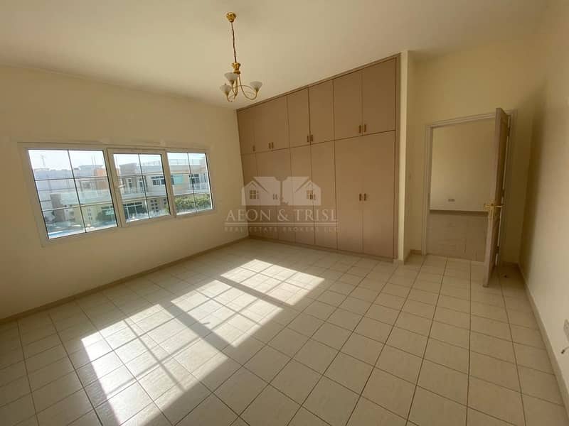 17 Huge 5BR + Study + Maids | Private Pool | Jumeirah 1