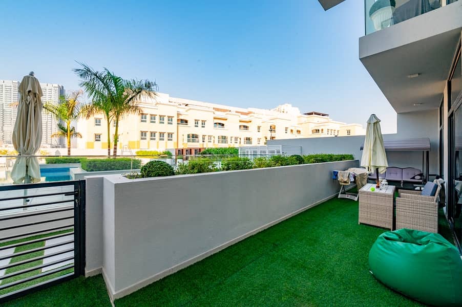 15 Courtyard View and Custom Built Apartment
