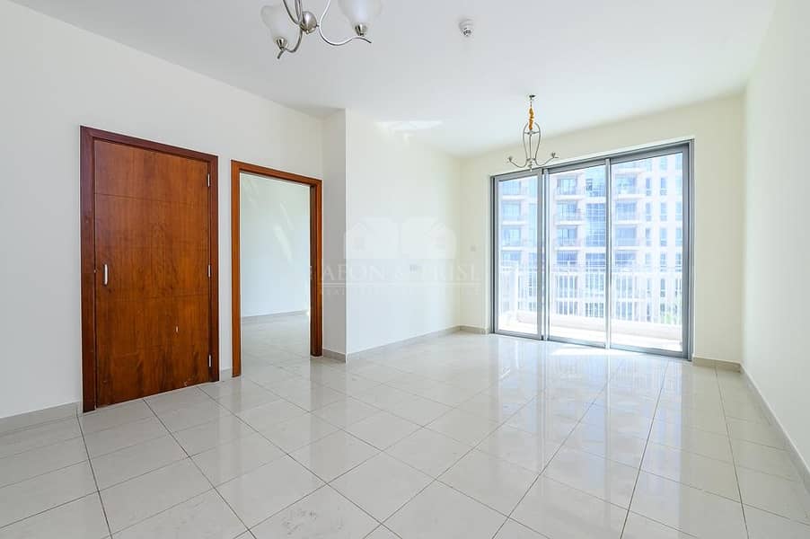 5 Standpoint B Vacant 1 bed room Stunning pool view