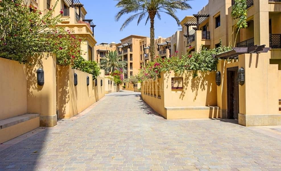9 Spacious 2 bedroom in the Old town of Dubai