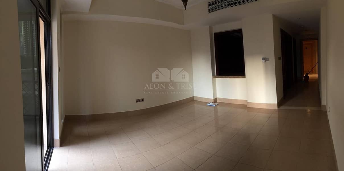 12 Spacious 2 bedroom in the Old town of Dubai