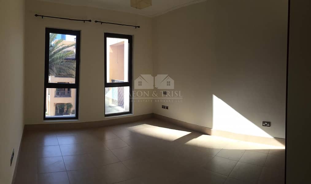 14 Spacious 2 bedroom in the Old town of Dubai
