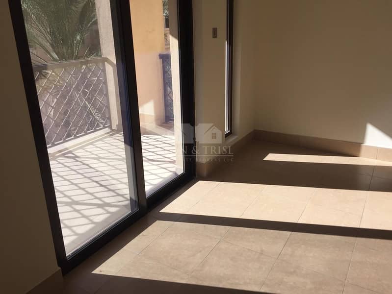 17 Spacious 2 bedroom in the Old town of Dubai