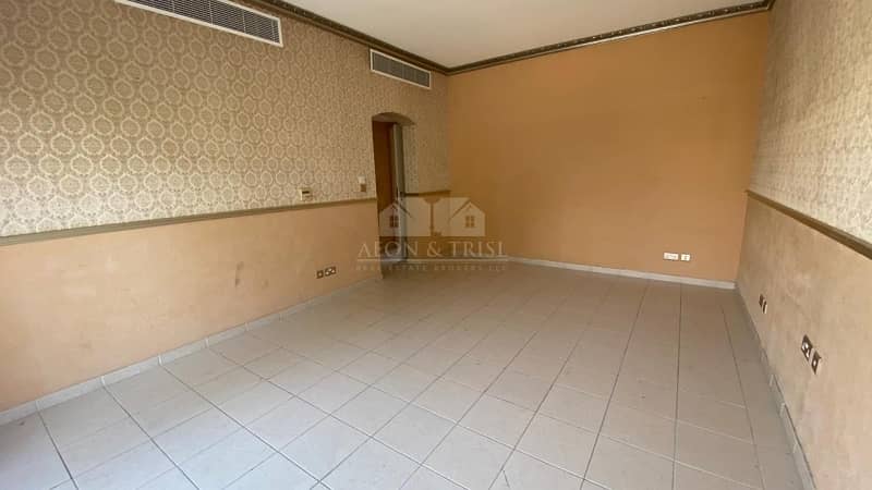 9 Well Maintained 6 Bed plus Majilis and Maids Room